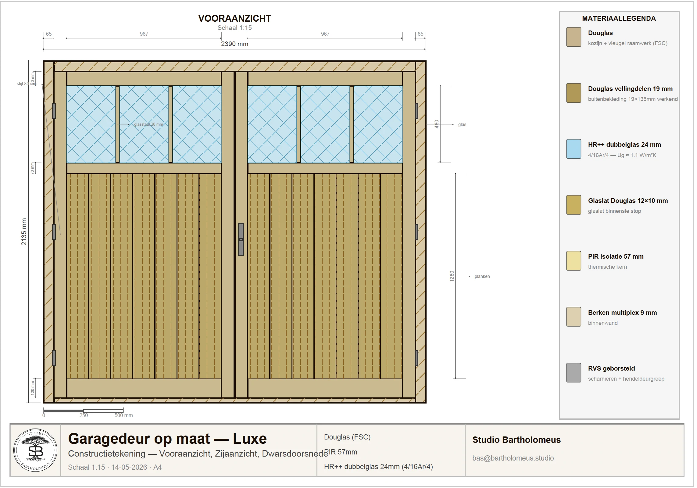 Een garagedeur als systeem — van lariks naar Douglas